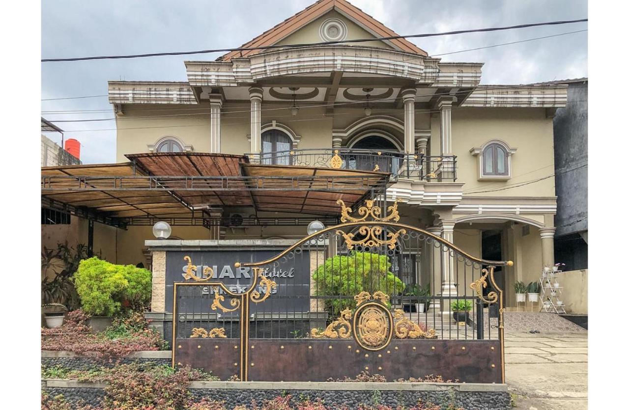Sinar Hotel Enrekang Exterior photo